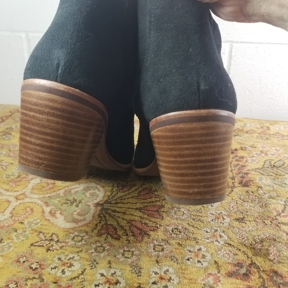 Ugg Kingsburg booties black suede heeled ankle boots - Picture 10 of 11